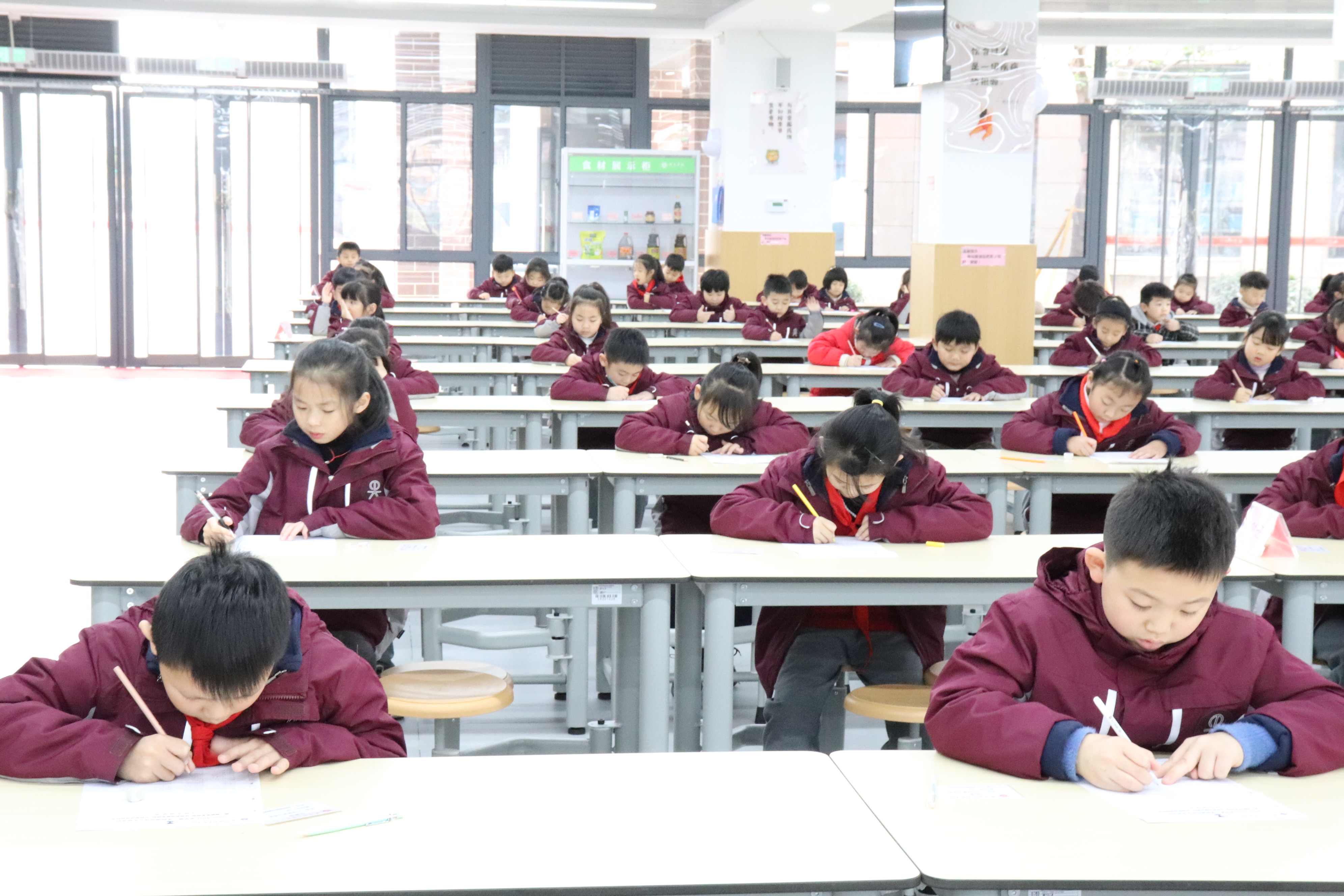 【數(shù)學學科節(jié)】讓快樂與數(shù)學同行，讓智慧伴活動共生
