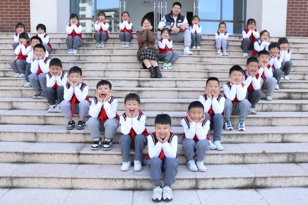 【愛在培文】攜手培文，共育學(xué)子未來——李孟瑄家長說