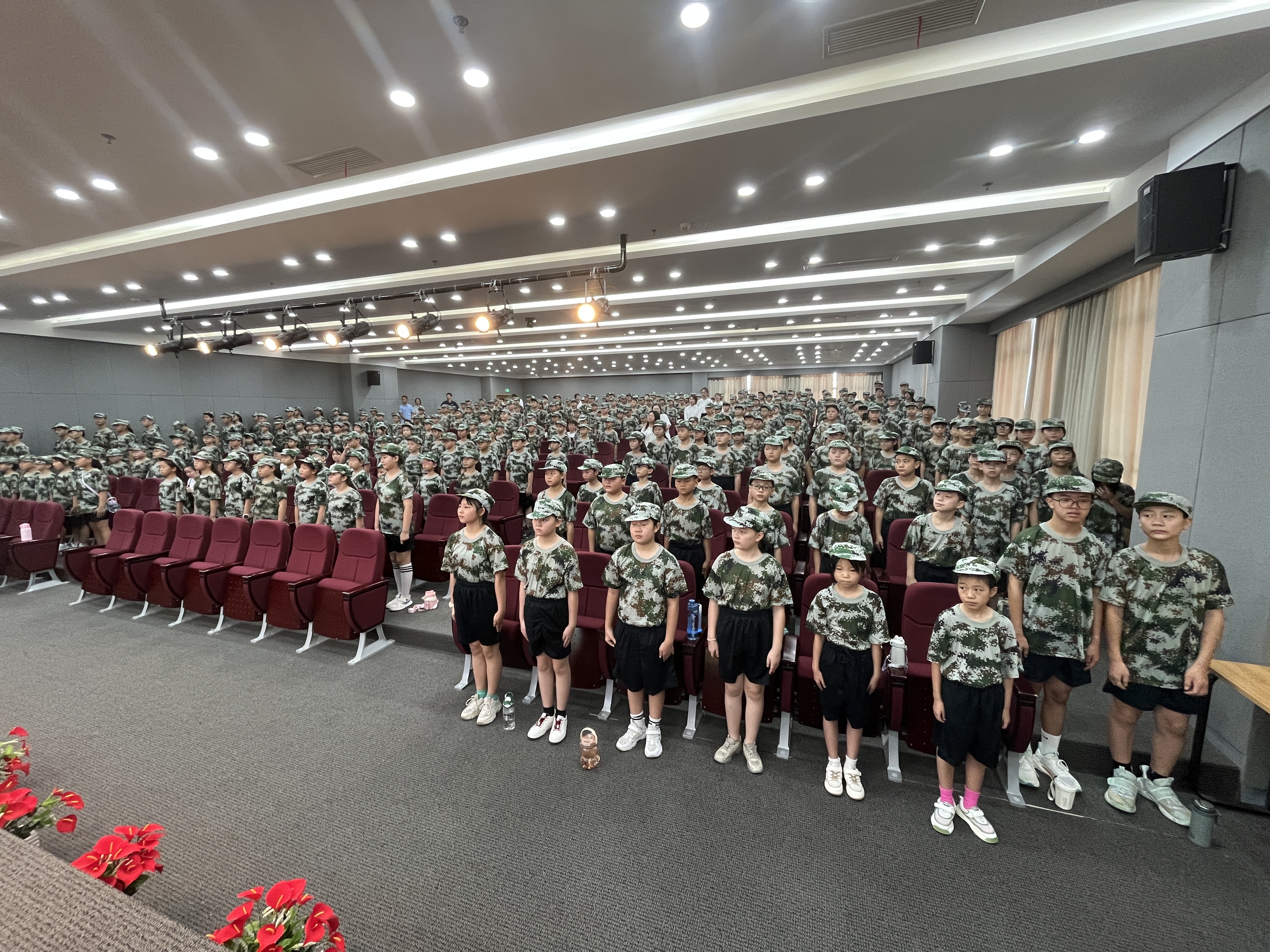 【開學季】赤子少年鑄軍魂 風起揚帆正當時——湖州培文新生軍訓開營暨授旗儀式